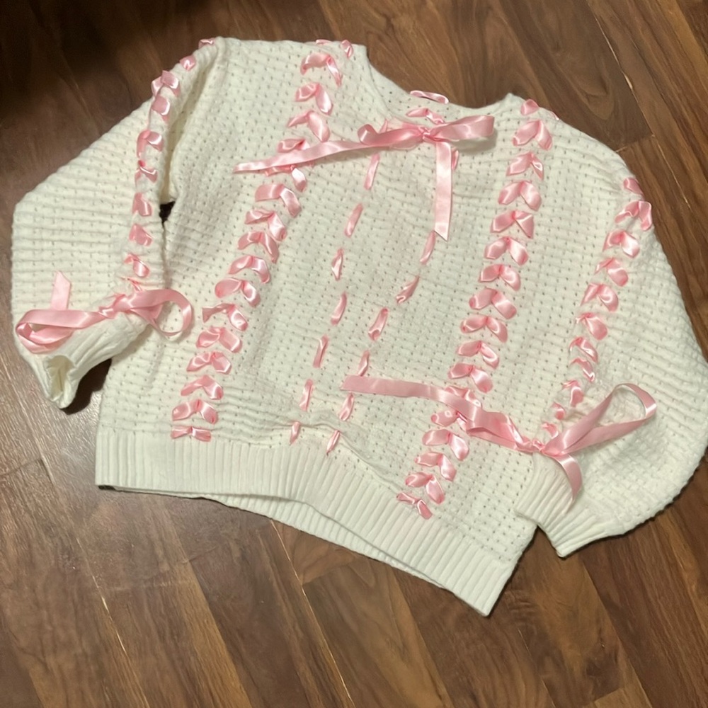 Bow sweater
